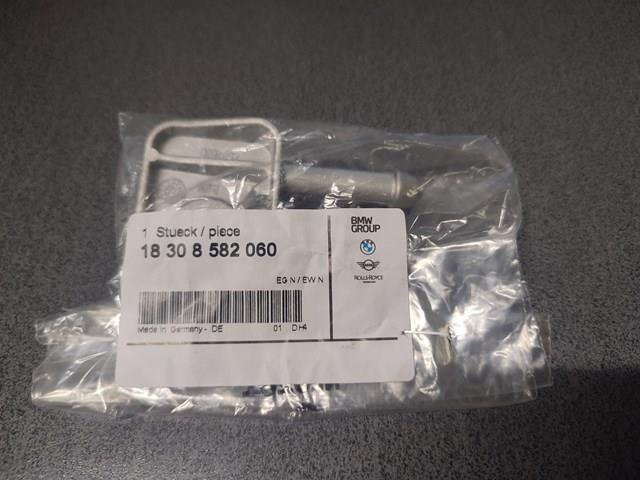 Кронштейн задньої подушки глушника 18308582060 BMW