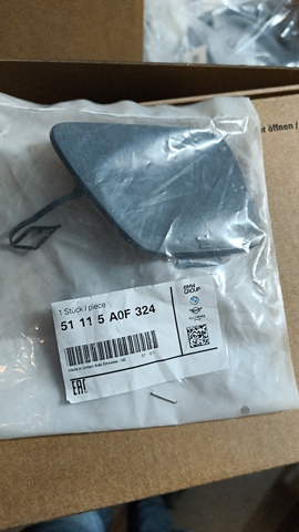 Заглушка бампера буксирувального гака 51115A0F324 BMW
