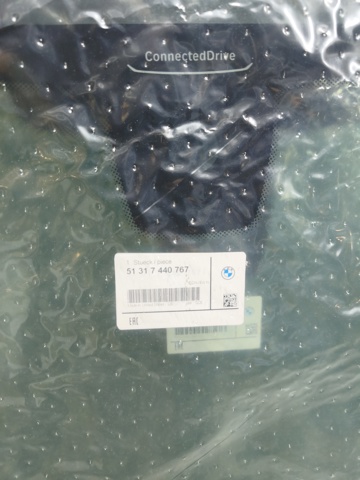 Переднє скло 51317440767 BMW