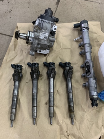 Форсунки електромагнітні G4D39K546AA LAND ROVER