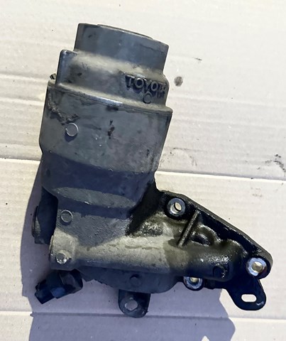 Корпус масляного фільтра 1567031020 TOYOTA