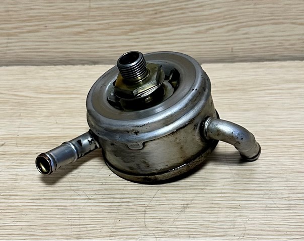 Радіатор масляний 1571050070 TOYOTA