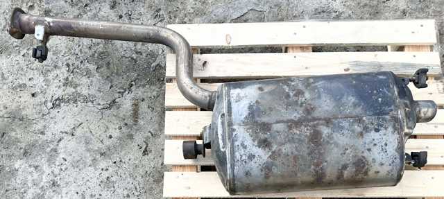 Глушник задній 1744038030 TOYOTA