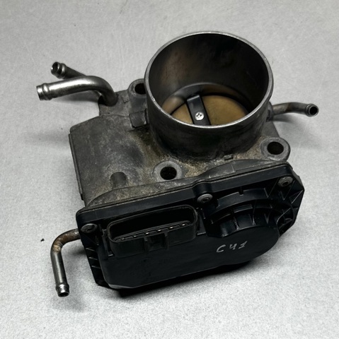 Дросільна заслінка в зборі 2203028070 TOYOTA
