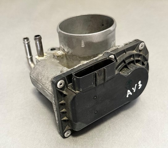 Дросільна заслінка в зборі 2203036020 TOYOTA