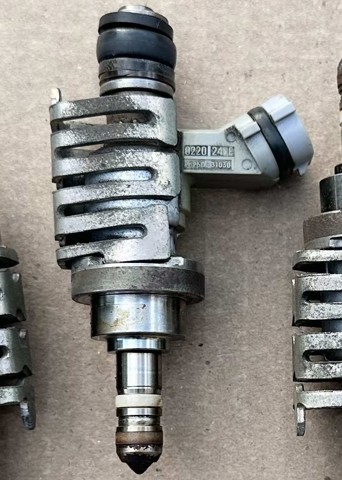 Форсунки електромагнітні 2325031030 TOYOTA