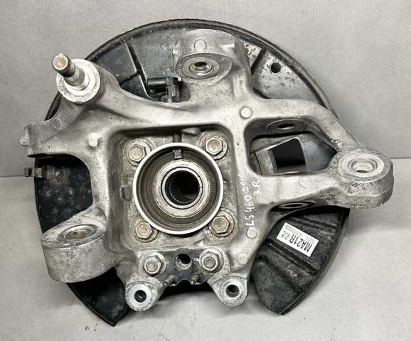 Цапфа - поворотний кулак задній, правий 4230450100 TOYOTA
