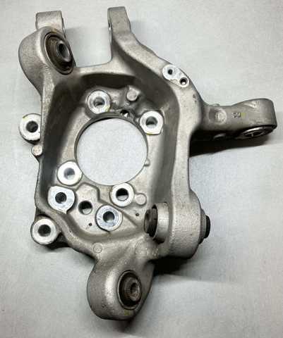 Цапфа права 4230453020 TOYOTA
