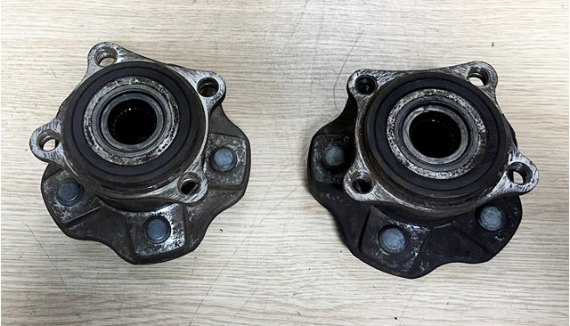 Маточини задніх коліс 4241048060 TOYOTA