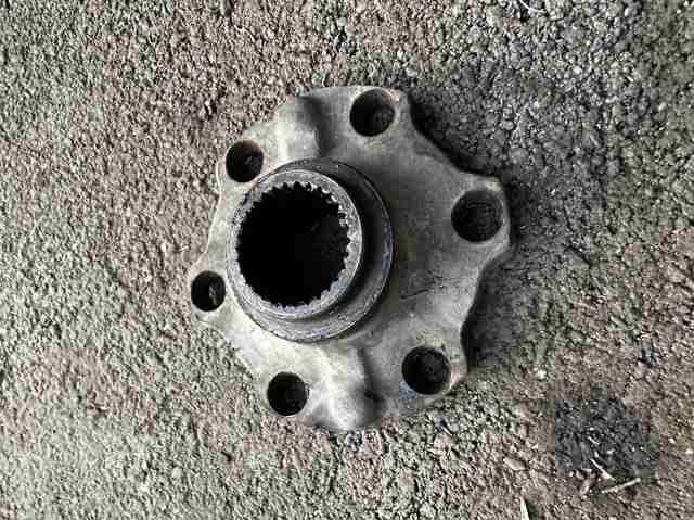 Фланець передньої маточини 4342160030 TOYOTA