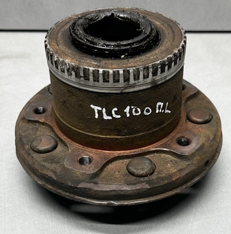 Маточина переднього колеса 4350369015 TOYOTA