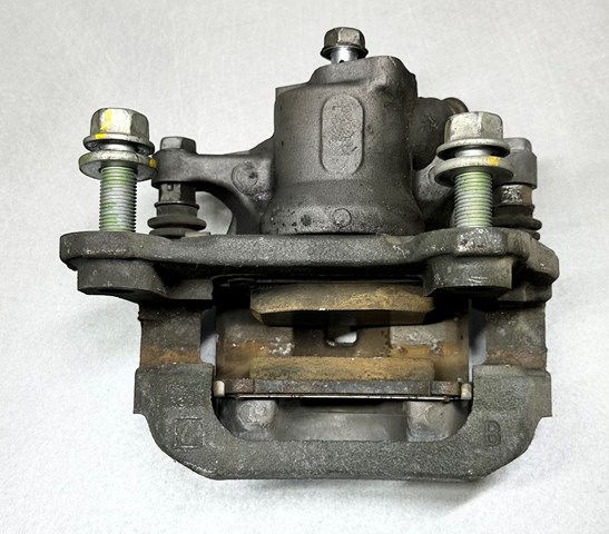 Супорт гальмівний задній правий 4783030350 TOYOTA