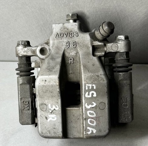 Супорт гальмівний задній правий 4783033250 TOYOTA