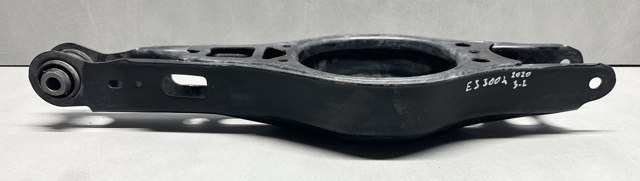 Балансир задній нижній 4873006120 TOYOTA