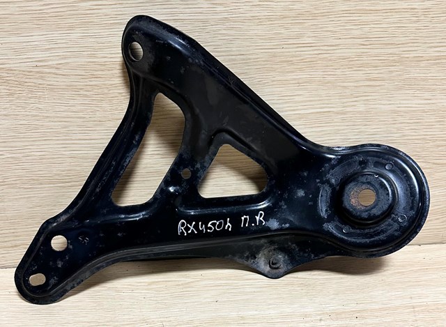 Кронштейн передньої балки 5103548020 TOYOTA