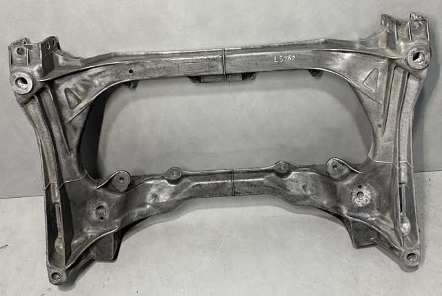 Передня балка 5120150040 TOYOTA
