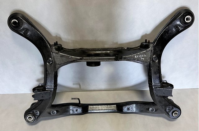 Балка задньої підвіски поперечна 5120648090 TOYOTA