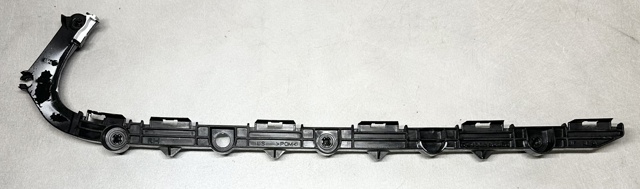 Кронштейн бампера заднього, правий 5215550050 TOYOTA