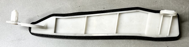 Кронштейн бампера заднього, правий 5256750030 TOYOTA