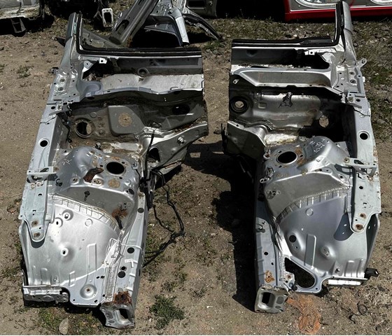 Панель бризковика (лонжерону) моторного відсіку, права 5370153050 TOYOTA