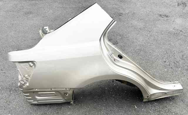 Крило праве заднє 6160106130 TOYOTA