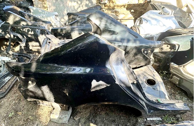 Крило праве заднє 6161150050 TOYOTA