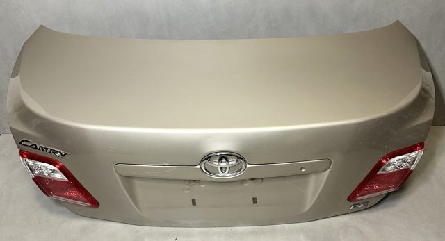 Кришка багажника кузова 6440106280 TOYOTA