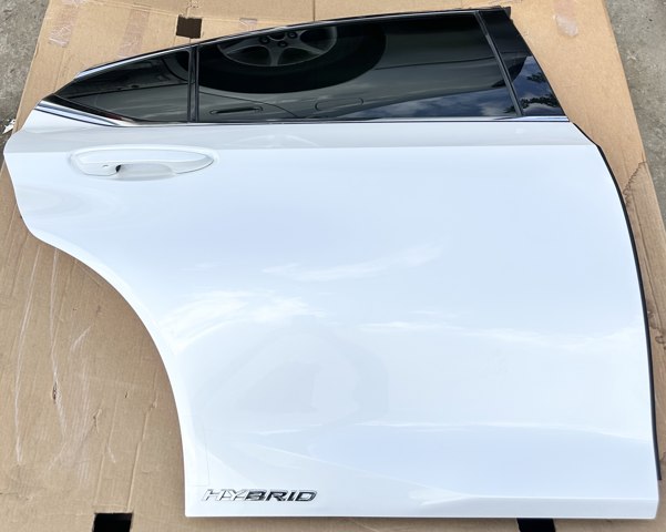 Двері пасажирські задні праві 6700306411 TOYOTA