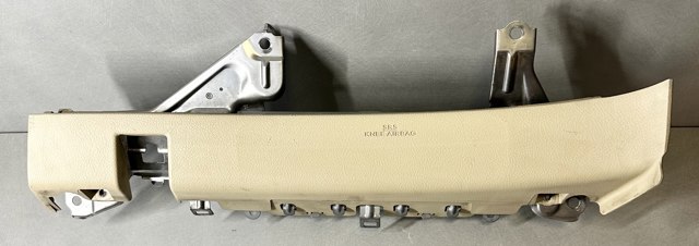 Подушка безпеки, водійська, AIRBAG, захисту колін 7390050030A0 TOYOTA