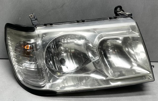 Фара правая 8113060B20 TOYOTA