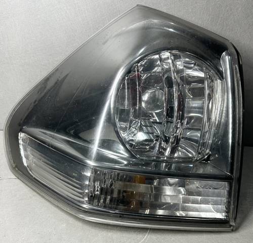Задня ліва зовнішня фара 8156148061 TOYOTA
