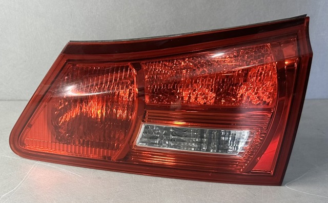 Фара задня права внутрішня 8158153061 TOYOTA