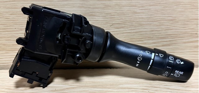 Перемикач підрульовий, правий 8465248180 TOYOTA