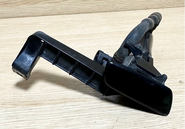 Сопло омивача фари передньої, правої 8520748050 TOYOTA