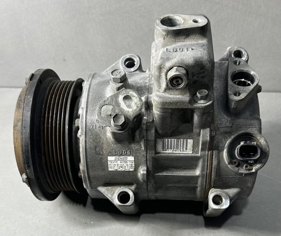 Компресор кондиціонера 8831050160 TOYOTA
