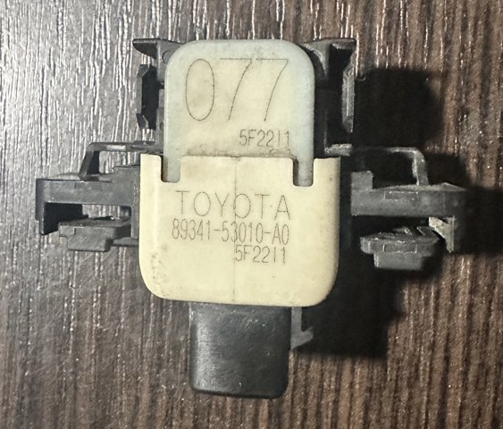 Датчик сигналізації паркування (парктронік), передній 8934153010A0 TOYOTA