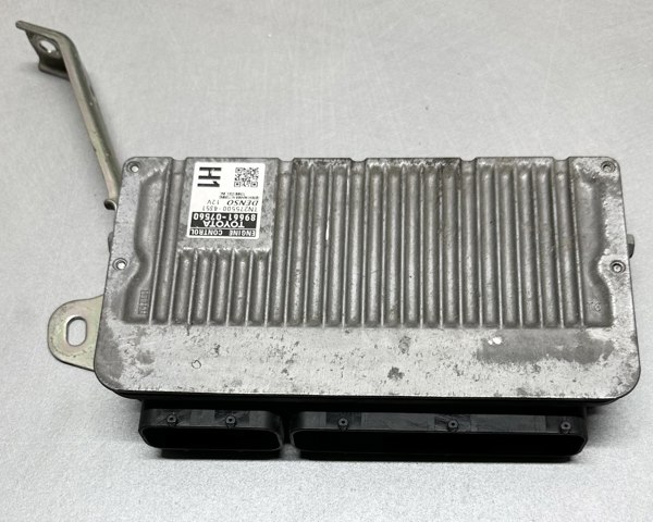 Комп'ютер двигуна 8966107560 TOYOTA