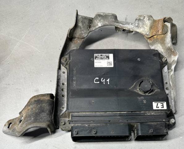 Комп'ютер двигуна 8966133C30 TOYOTA