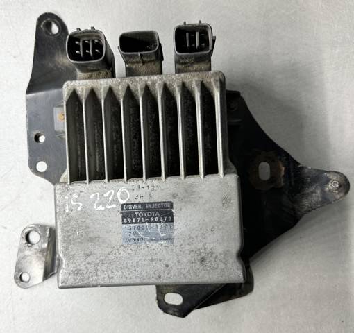 Модуль керування (ЕБК) упорскування палива 8987120070 TOYOTA