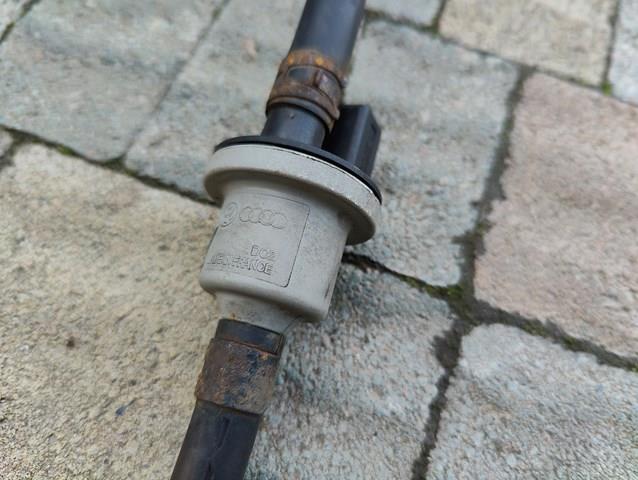 Клапан вентиляції газів паливного бака 058133517B VAG