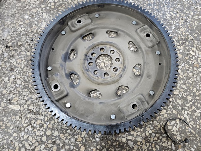 Маховик двигуна 12331EB30A NISSAN