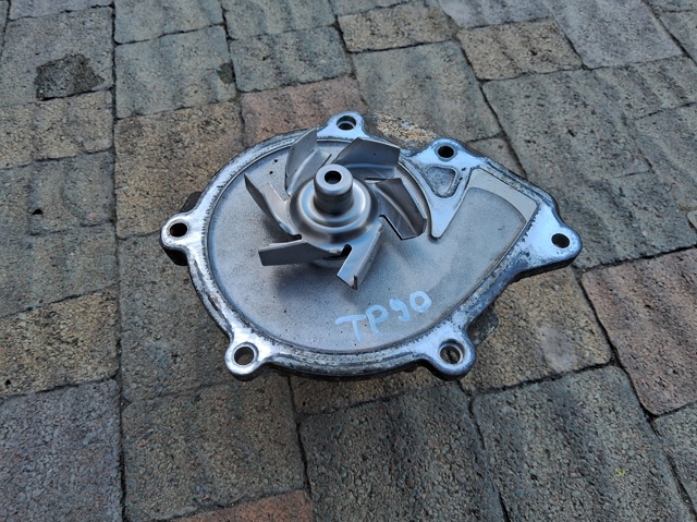 Водяний насос 1610069355 TOYOTA