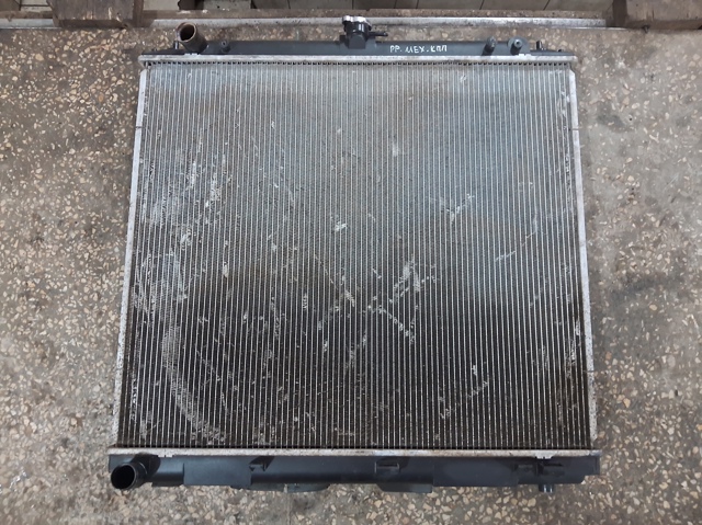 Радіатор охолодження двигуна 21410EB30A NISSAN