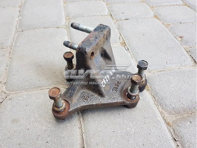 Кронштейн подушки (опори) двигуна, правої 216702B000 HYUNDAI