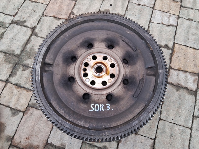 Маховик двигуна 232004A001 HYUNDAI