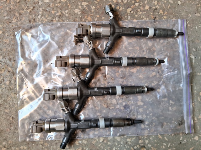 Форсунки електромагнітні 2367029035 TOYOTA