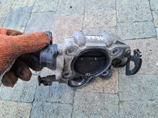 Дросільна заслінка в зборі 2610067040 TOYOTA