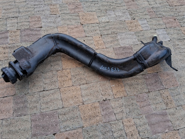 Шланг заливної горловини, паливного бака 310301R100 HYUNDAI