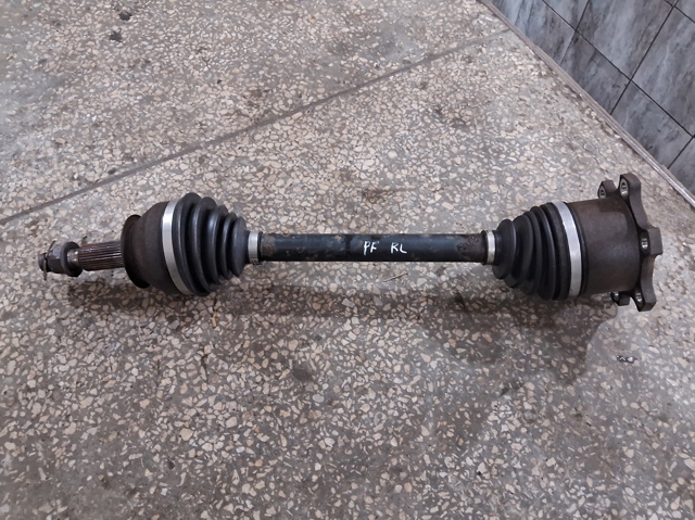 Напіввісь задня 39600EB310 NISSAN