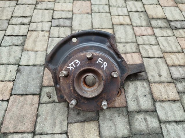 Цапфа поворотна права 400148H300 NISSAN